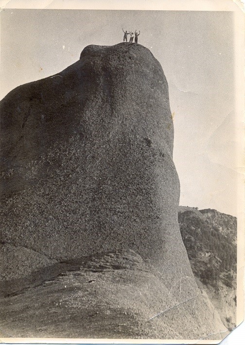 Treshja e parë e alpinistëve që ngjitën Gurin e Capit