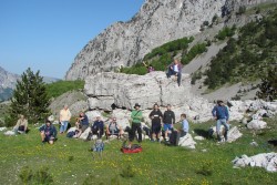 Gropa e Portes nen Shtegun e Dhenve